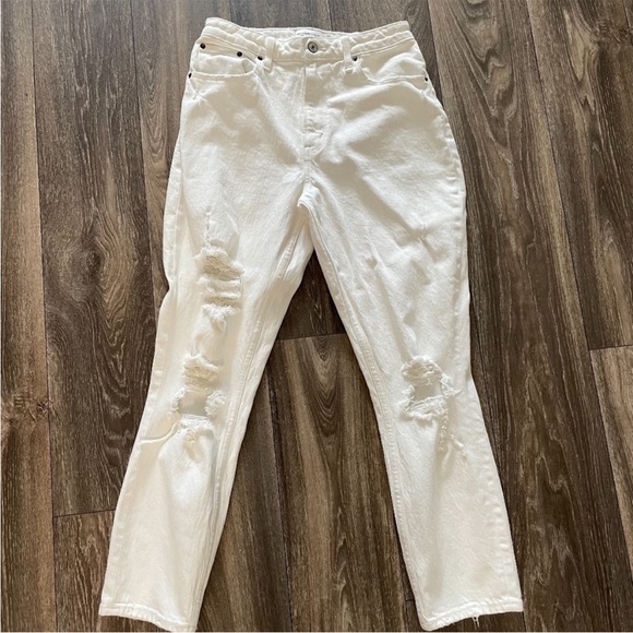 Abercrombie & Fitch Curve Love High Rise Mom Jean - Picture 3 of 5